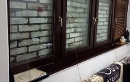 Gradska uprava ni posle dve godine nije srušila objekat kojim su zazidani prozori redakcije OK radija u Vranju